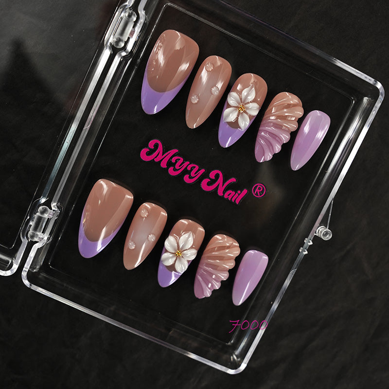 zb98..Nails of various styles.