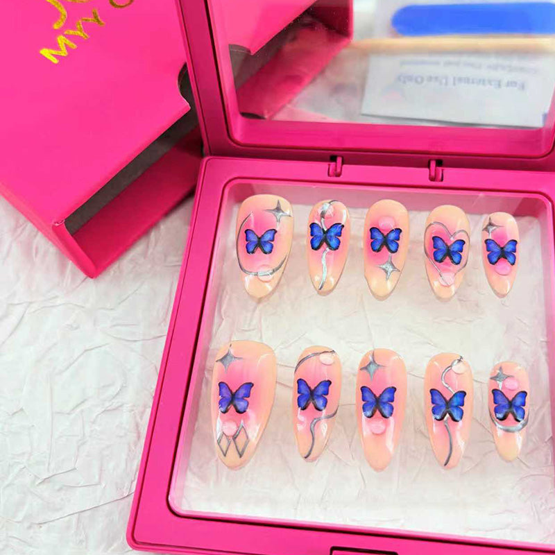 zb33..A variety of almond-shaped and square nails.