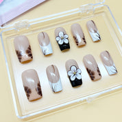 zb72..A display board featuring 24 beautiful and distinct styles of nail art.