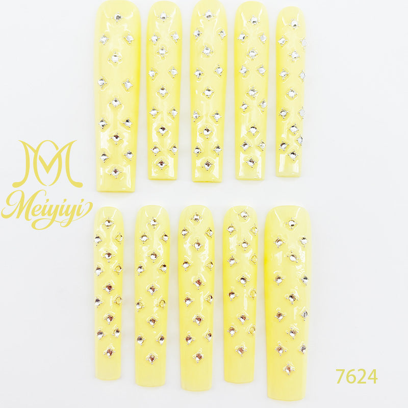 zb121..A wide variety of nails