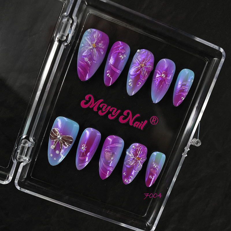 zb98..Nails of various styles.