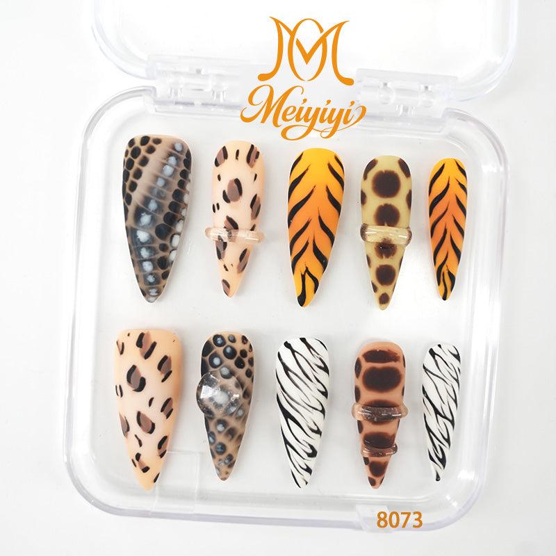 zb137..A variety of nails