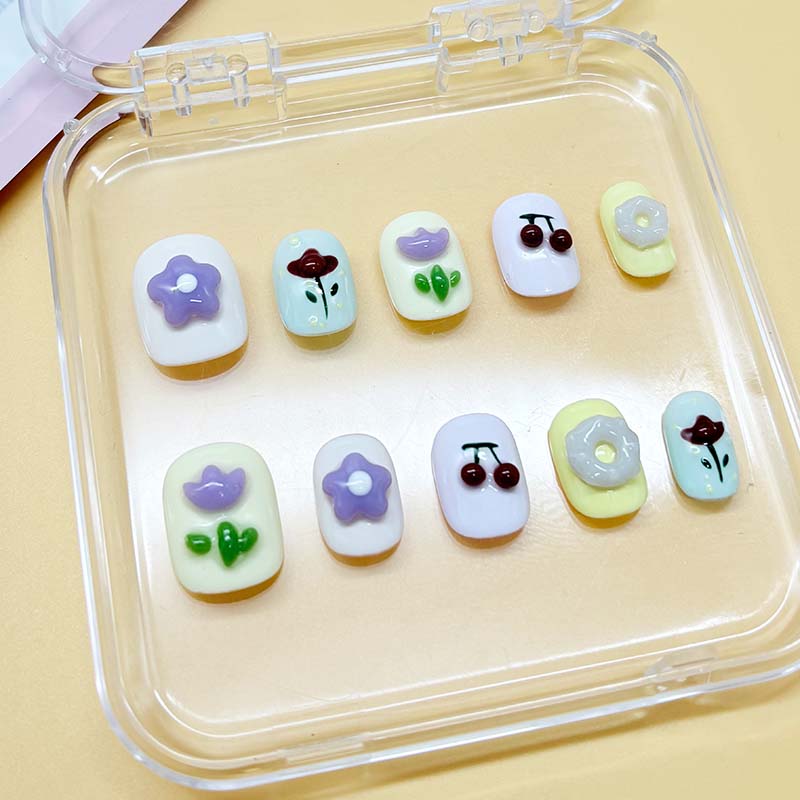 zb65..A display board featuring 24 different styles of fashionable and trendy nail art.