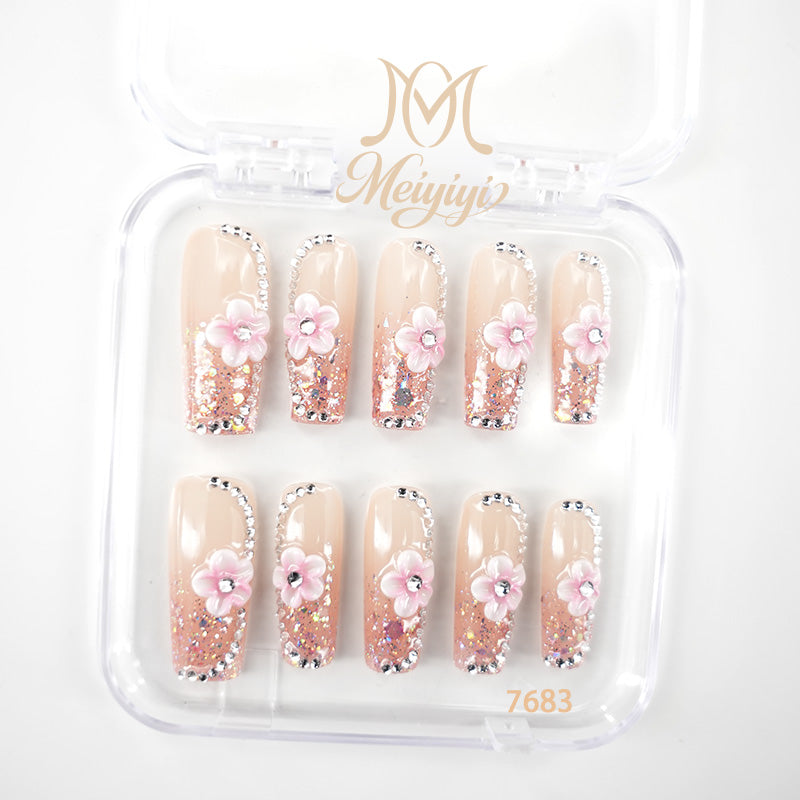 zb122..A wide variety of nails