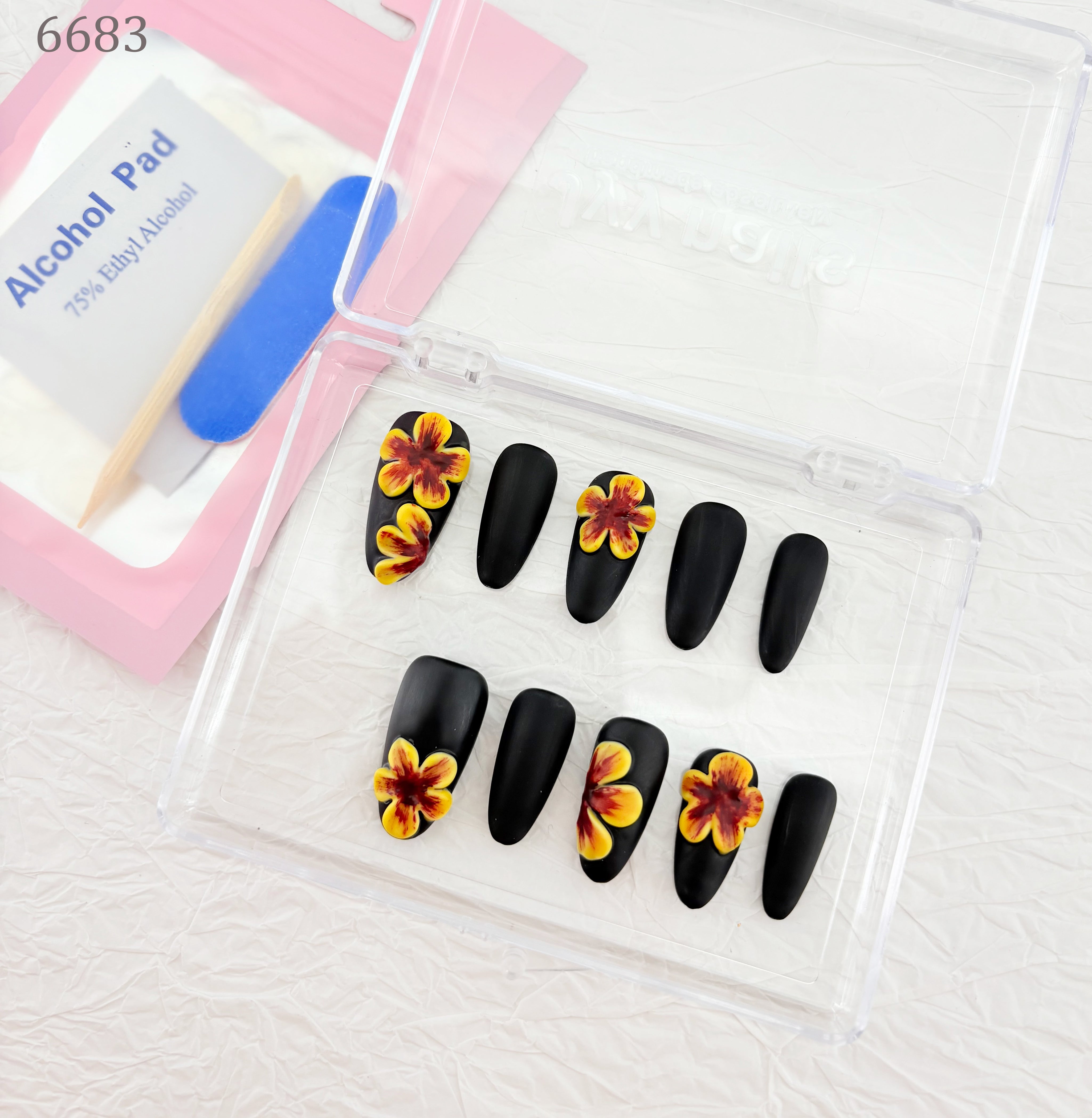 zb88..Nail sets with totally different styles!