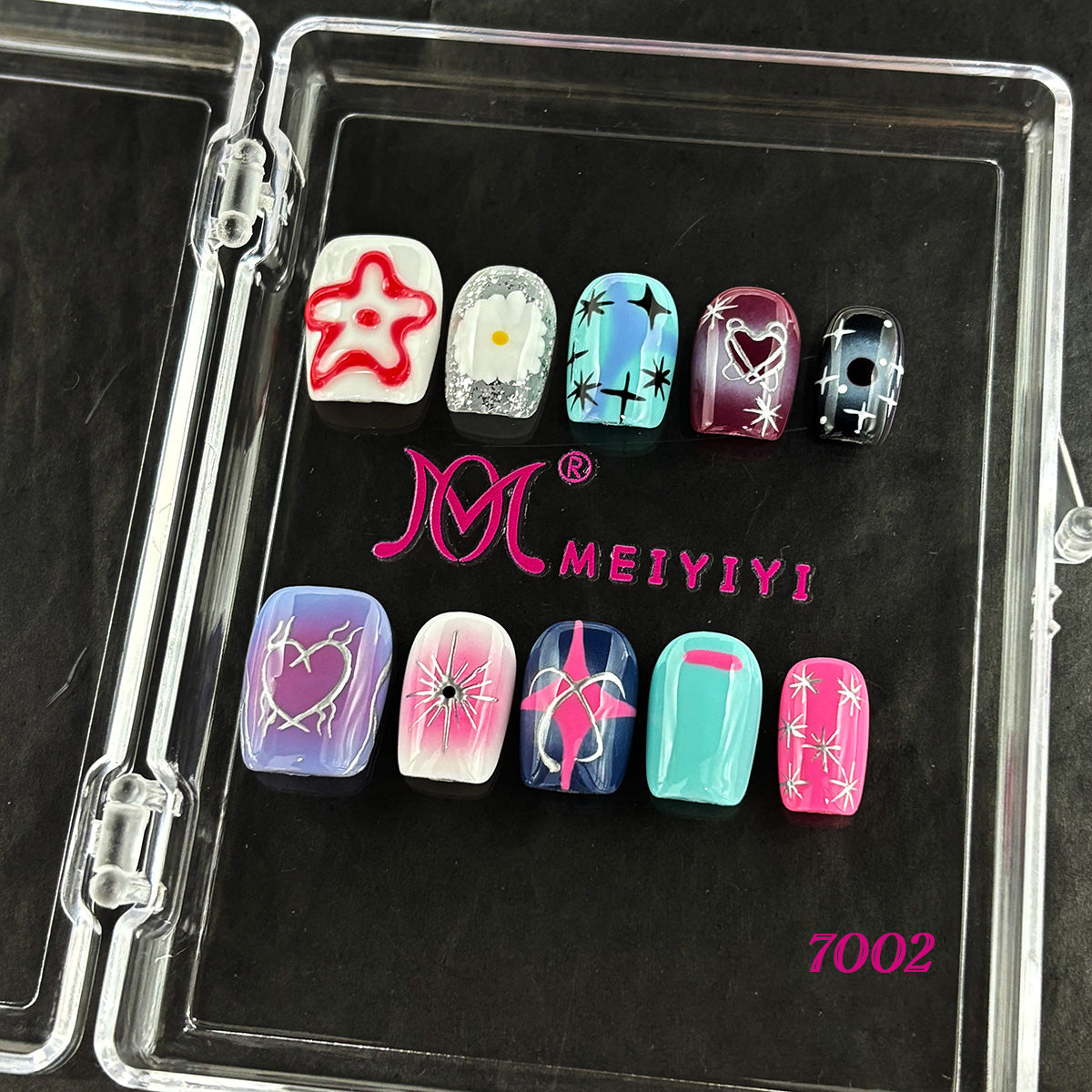 zb98..Nails of various styles.