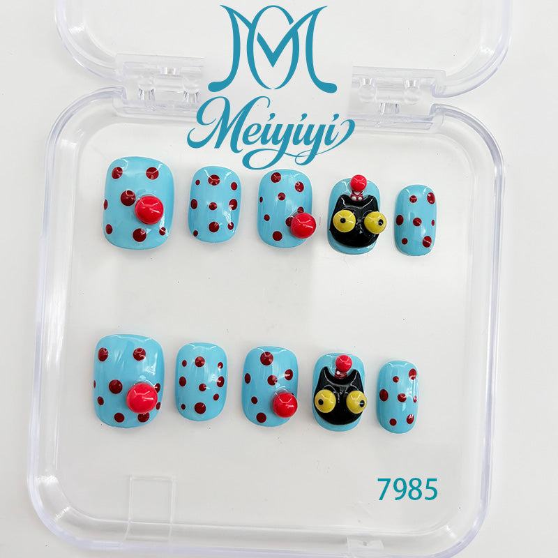 zb133..A variety of nails