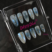 zb98..Nails of various styles.