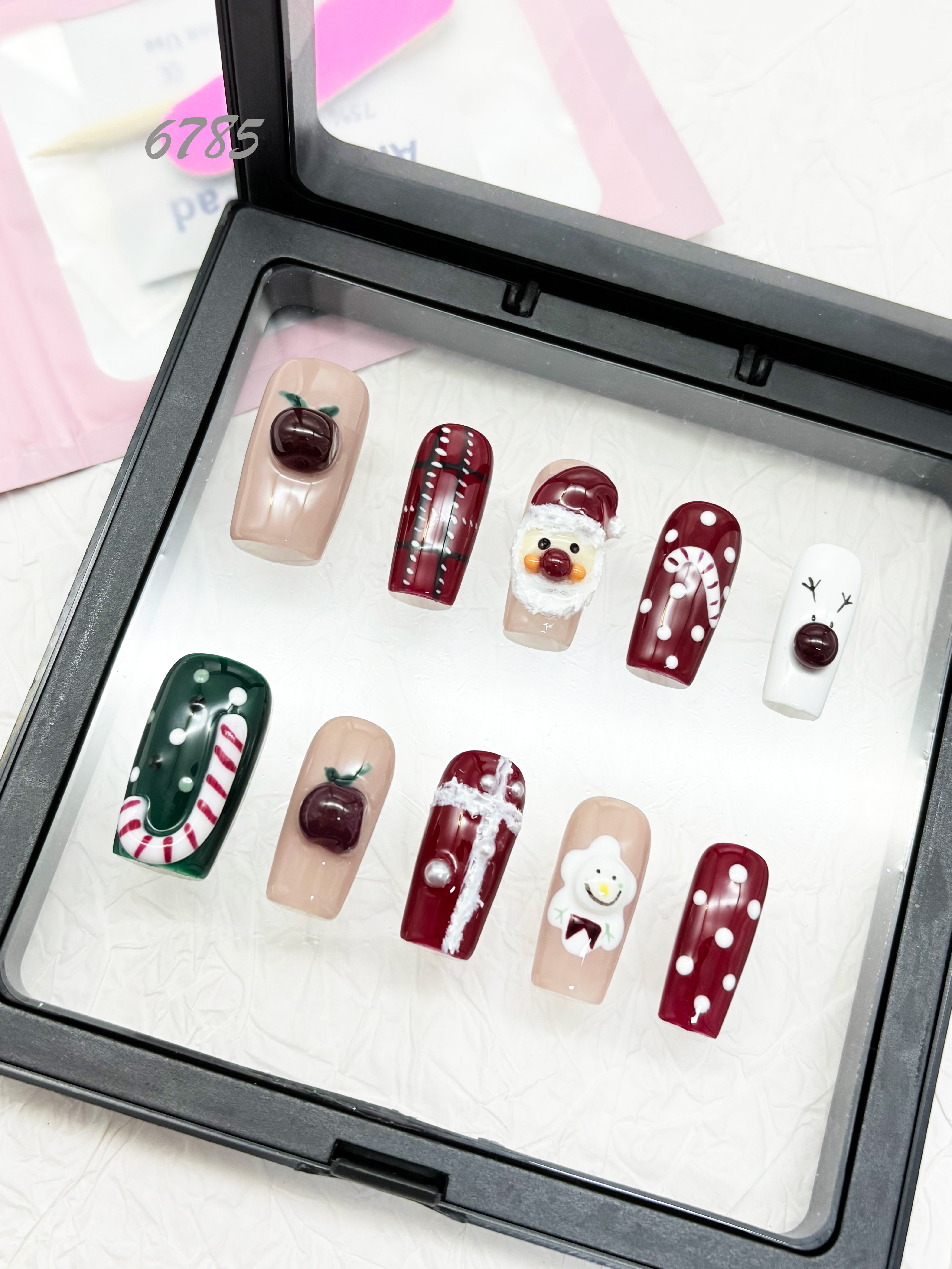 zb89..Christmas nails