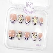 zb137..A variety of nails