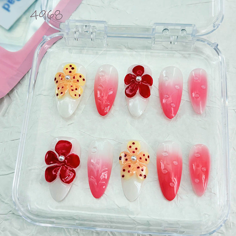 zb34..A collection of almond-shaped and square-shaped wearable nails