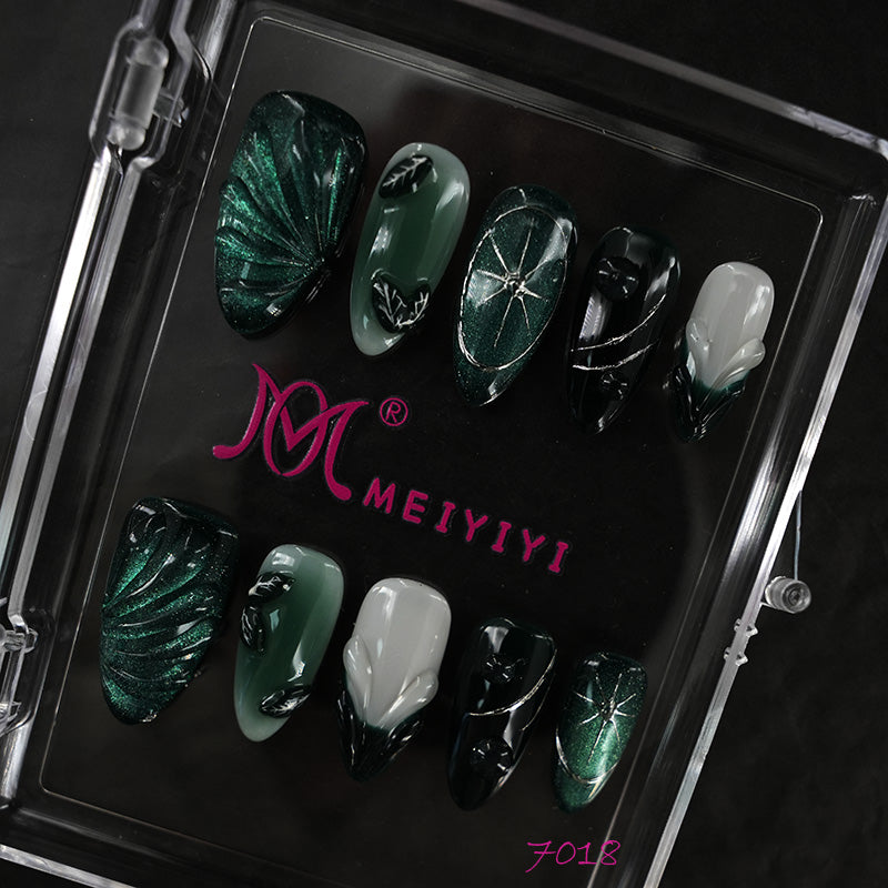 zb98..Nails of various styles.