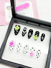 zb92..A wide variety of wearable nails in different styles.