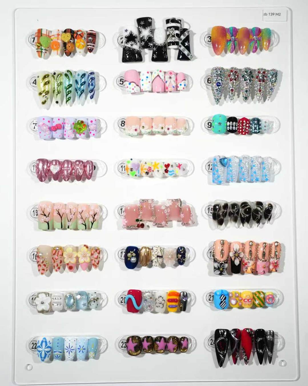 zb139..A collection of nails