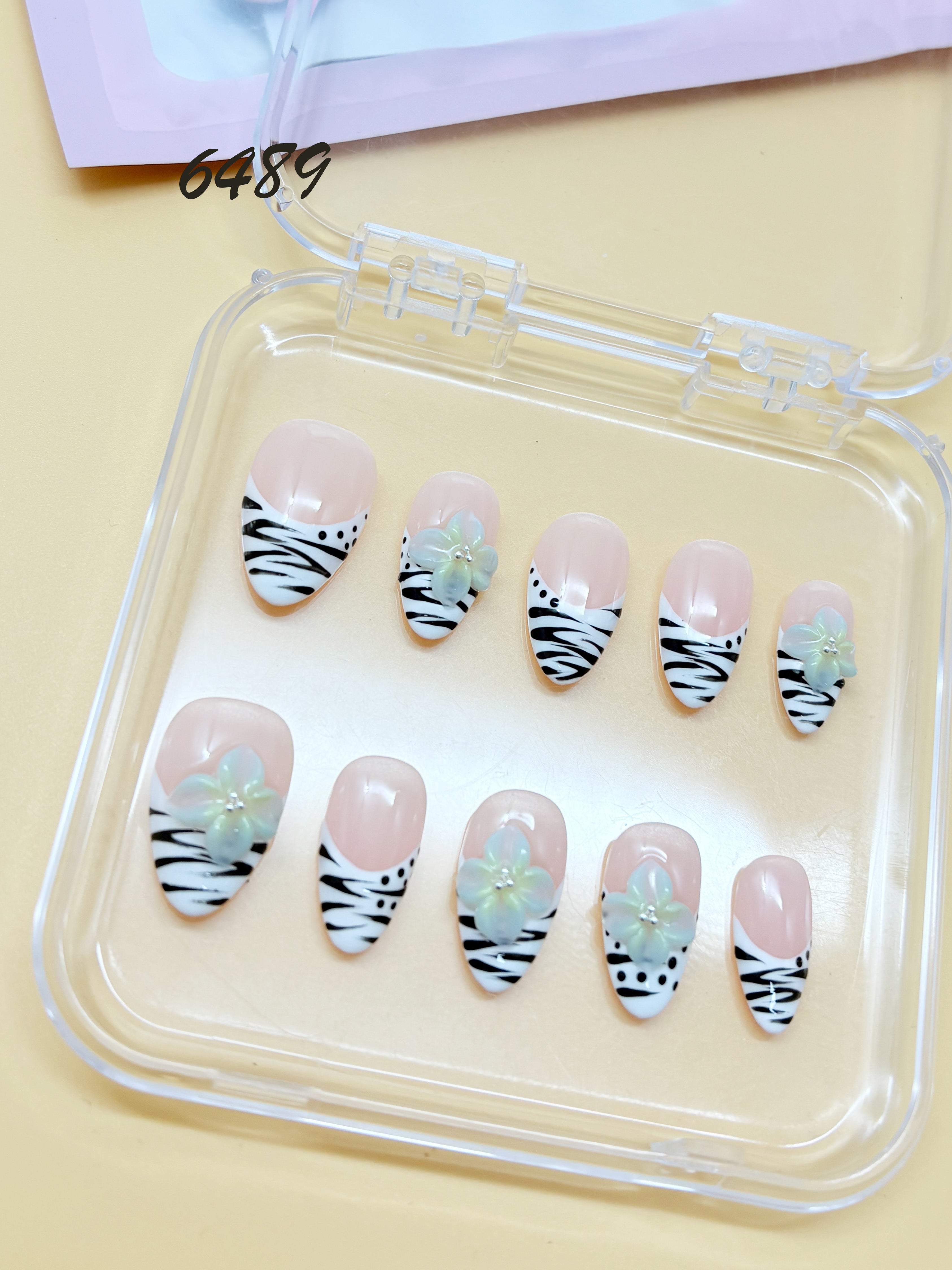 zb97..A wide variety of nails