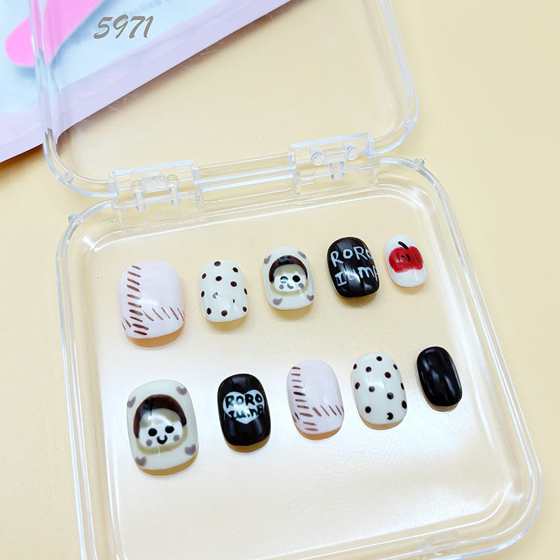 zb59..There are display boards featuring 24 different styles and designs of fashionable and trendy nail wear.