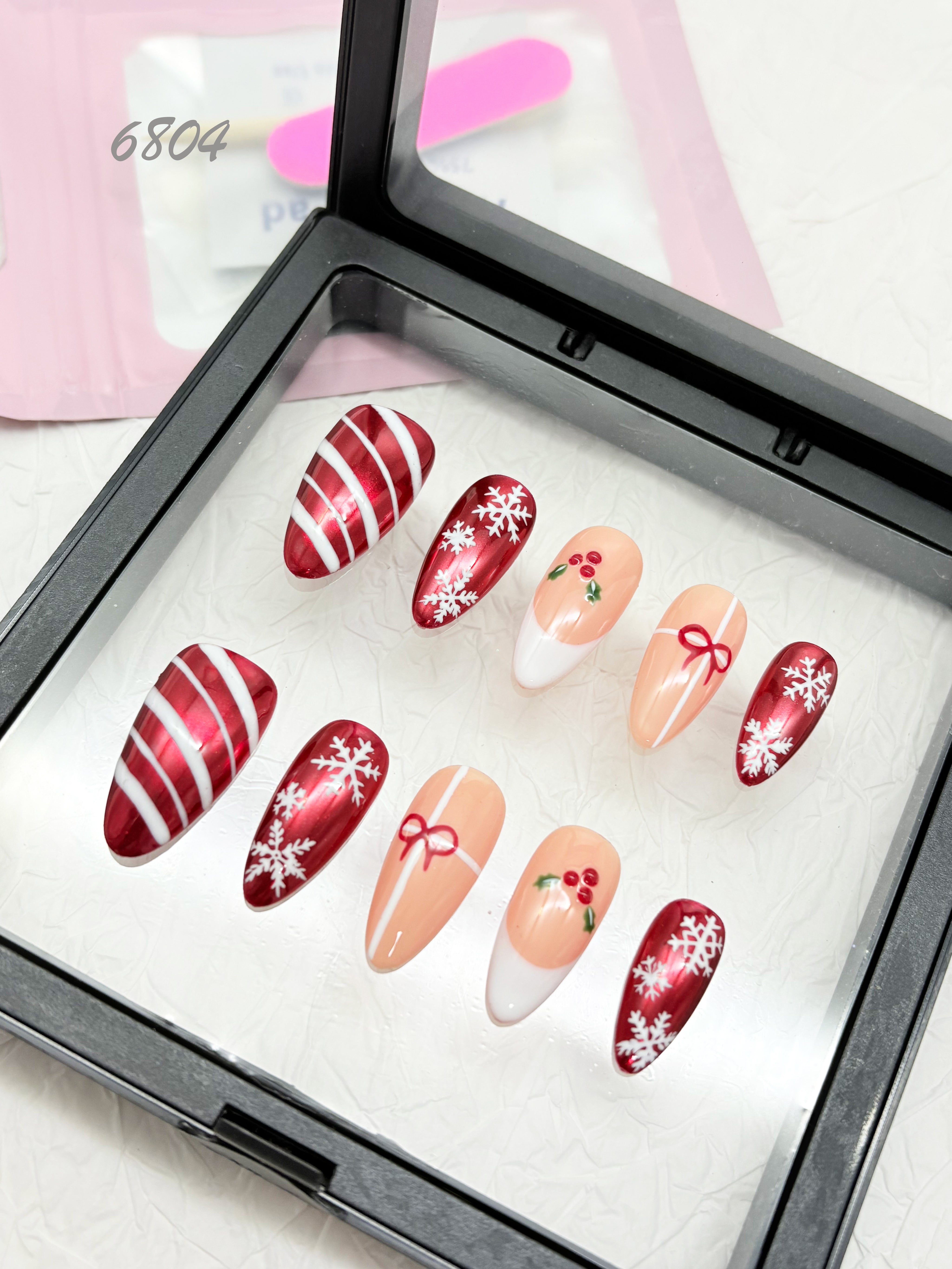 zb89..Christmas nails