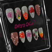zb98..Nails of various styles.