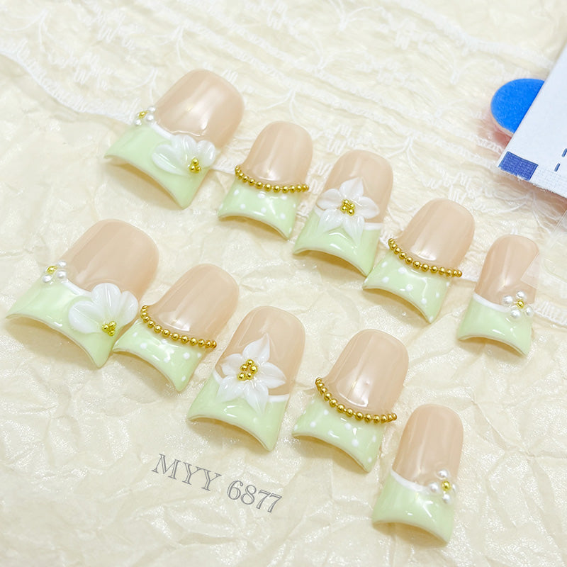 zb92..A wide variety of wearable nails in different styles.