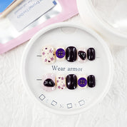 zb33..A variety of almond-shaped and square nails.