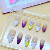 zb65..A display board featuring 24 different styles of fashionable and trendy nail art.