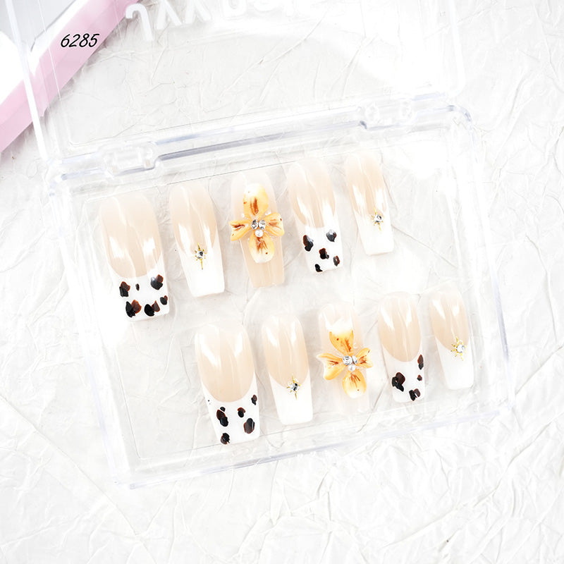 zb67..A display board featuring 24 beautiful and distinct styles of nail art.