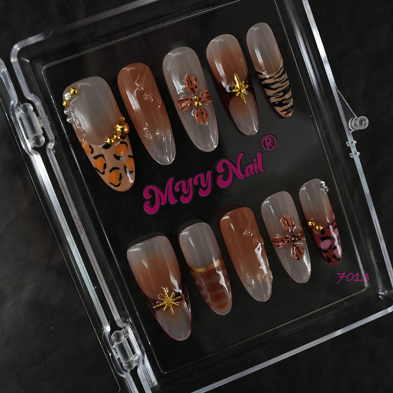 zb98..Nails of various styles.