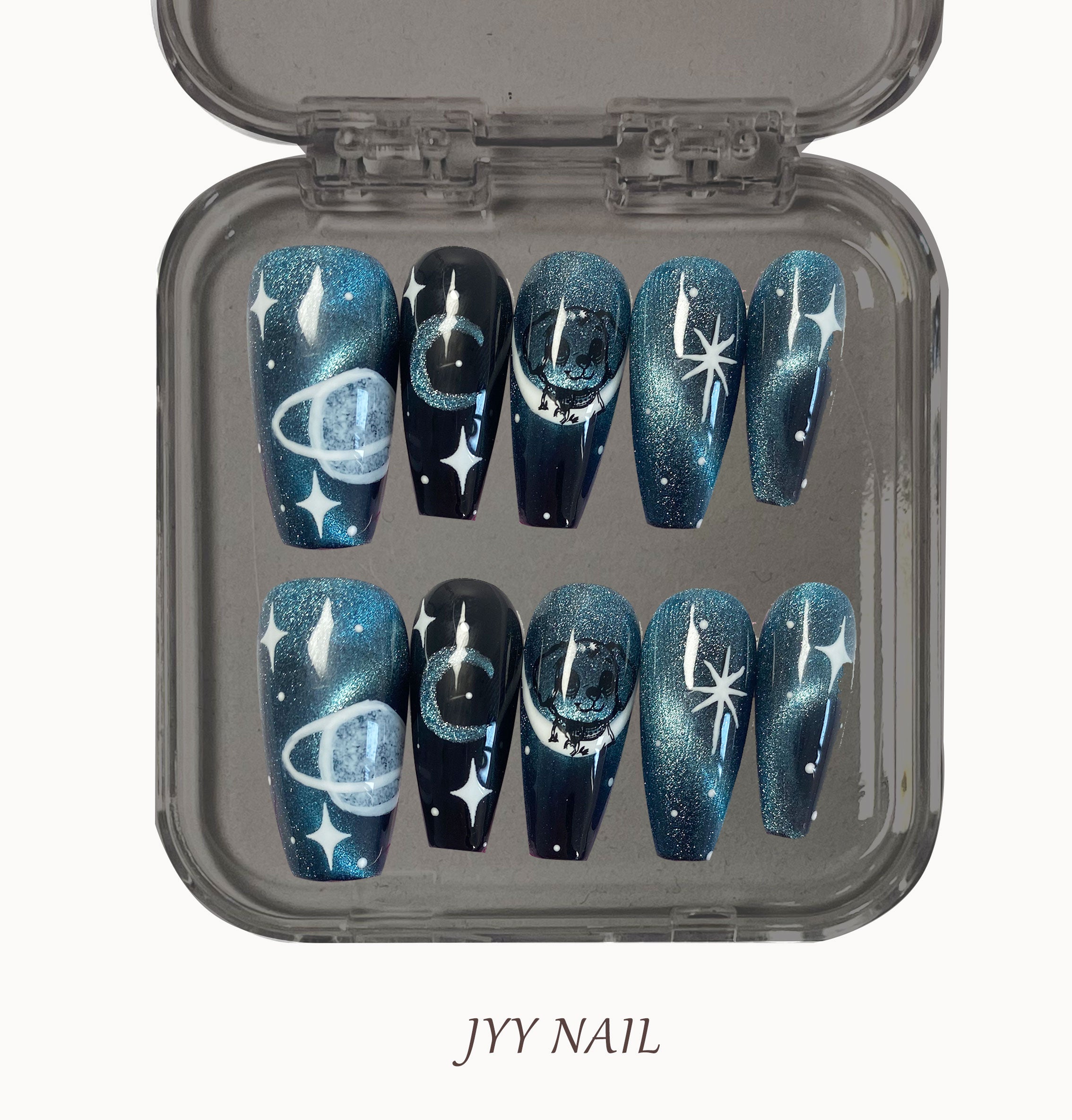 A260 Cat-eyed puppy:High luxury custom manicure made by hand