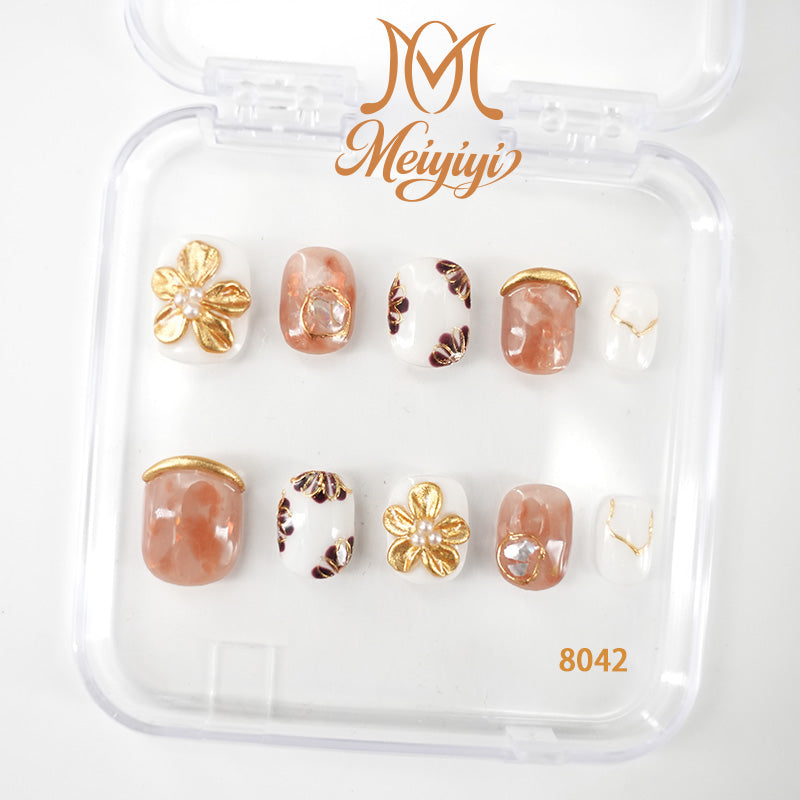 zb137..A variety of nails