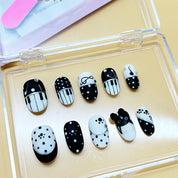 zb59..There are display boards featuring 24 different styles and designs of fashionable and trendy nail wear.