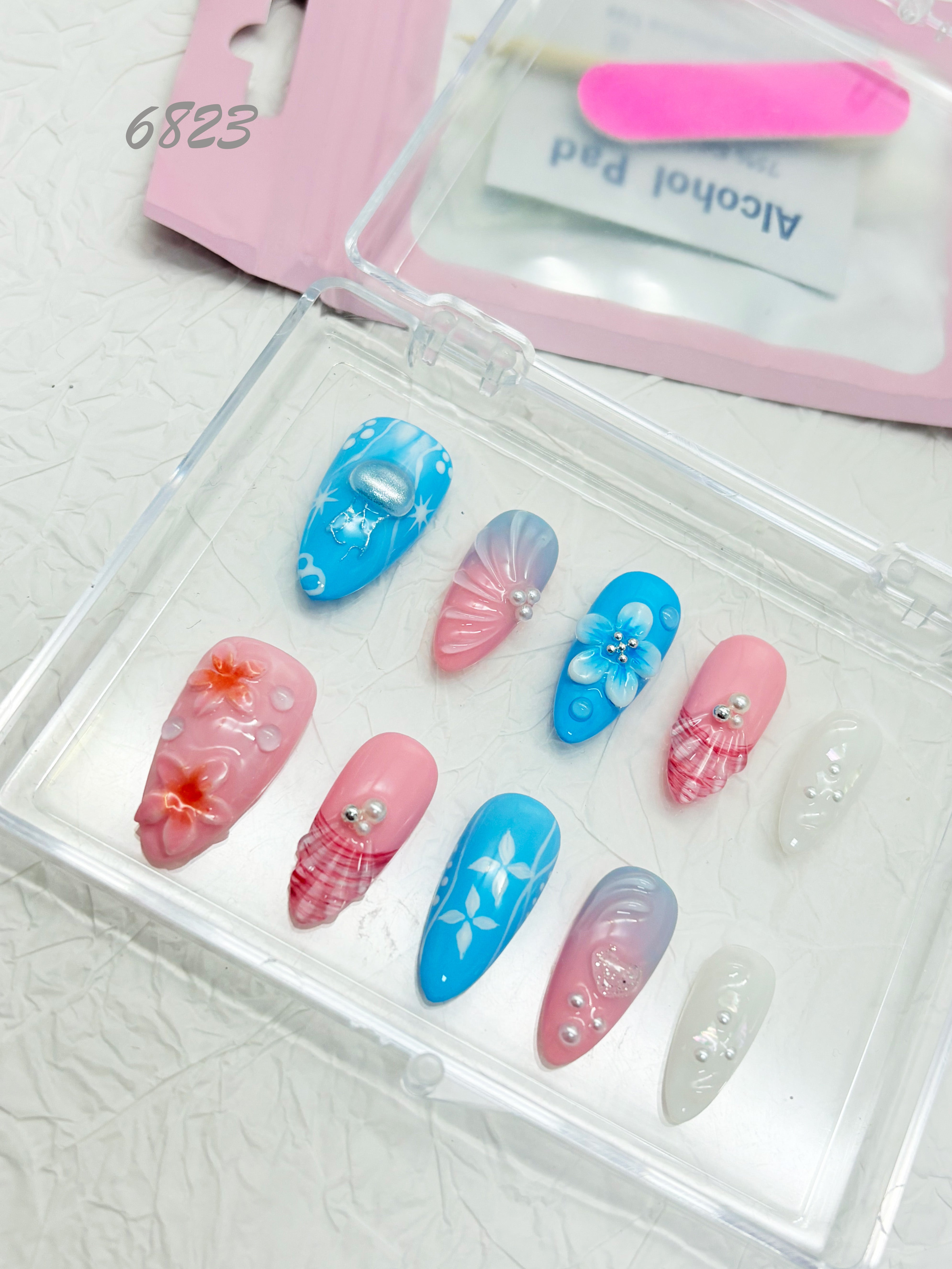 zb92..A wide variety of wearable nails in different styles.