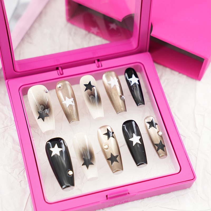 zb33..A variety of almond-shaped and square nails.