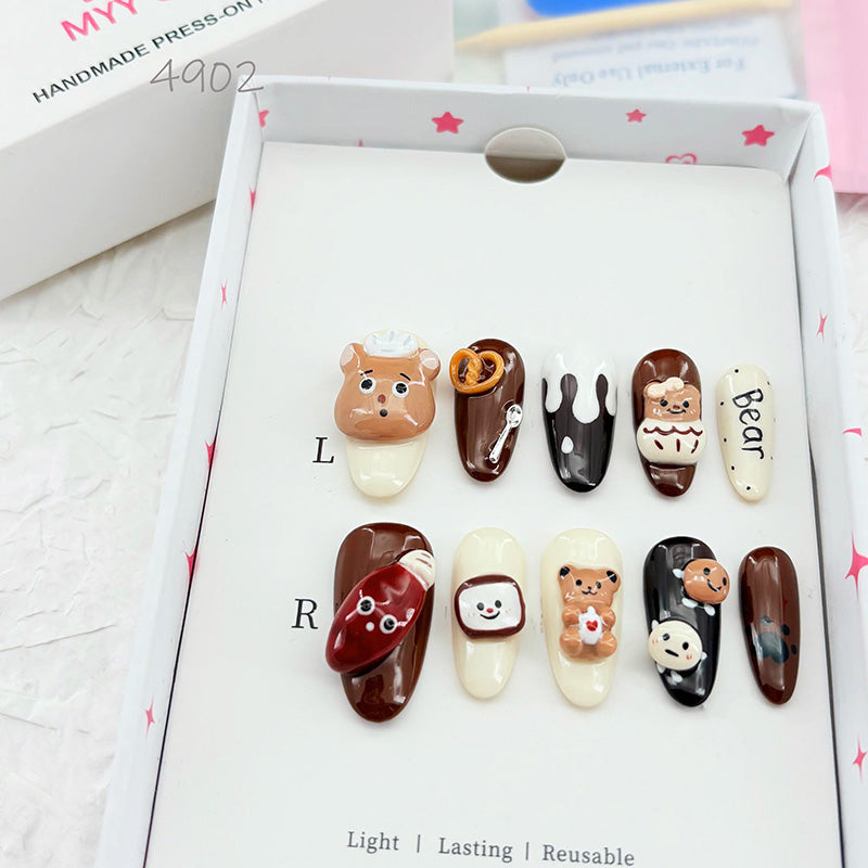 zb34..A collection of almond-shaped and square-shaped wearable nails