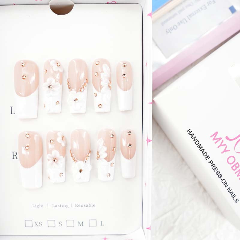 zb55..A display board featuring 24 different styles of fashionable nail wear.