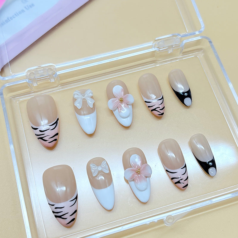 zb67..A display board featuring 24 beautiful and distinct styles of nail art.