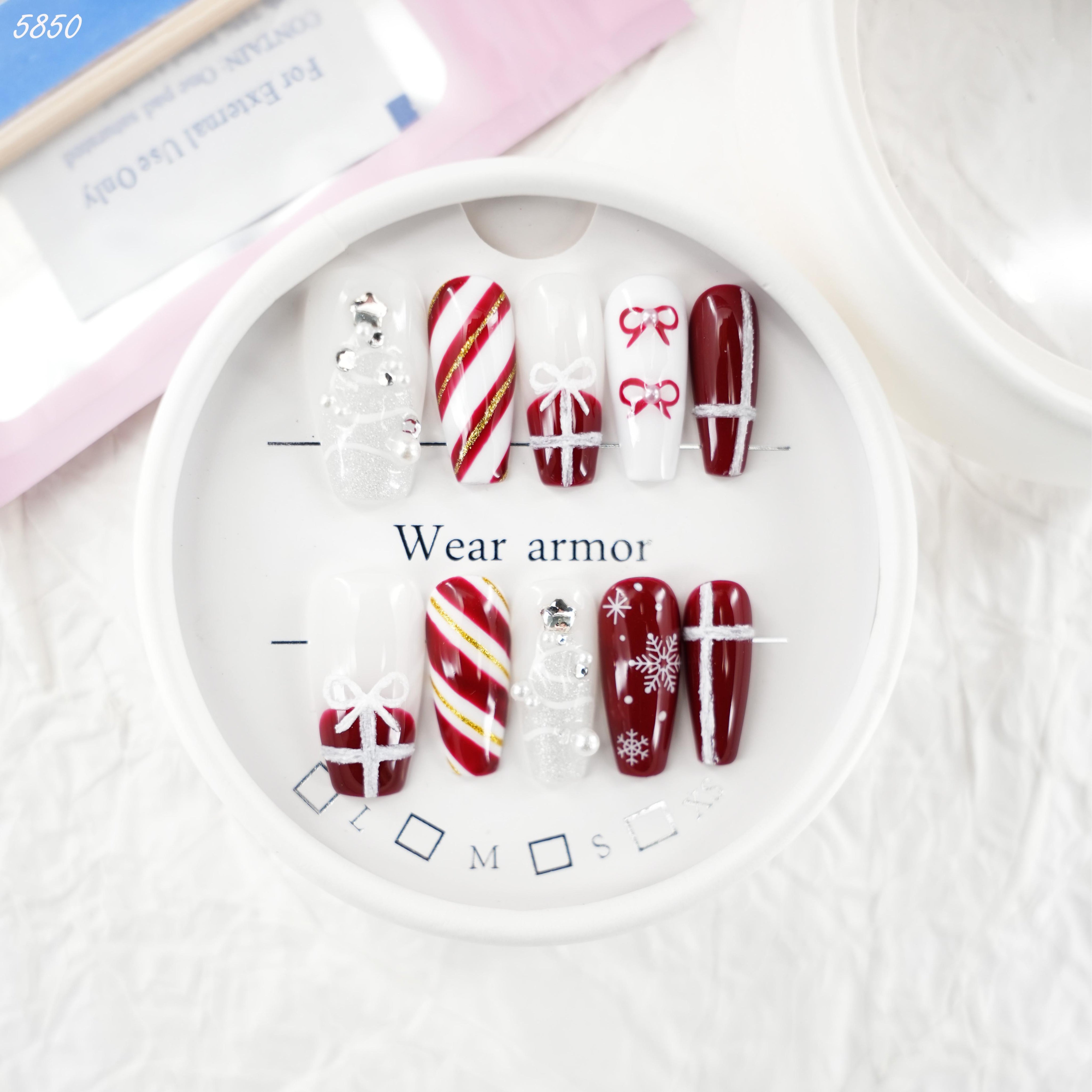 zb60..Christmas-themed wearable technology exhibition board