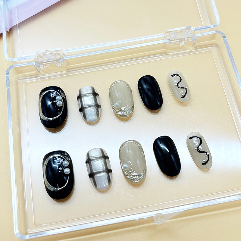 zb59..There are display boards featuring 24 different styles and designs of fashionable and trendy nail wear.