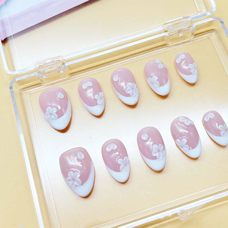 zb72..A display board featuring 24 beautiful and distinct styles of nail art.