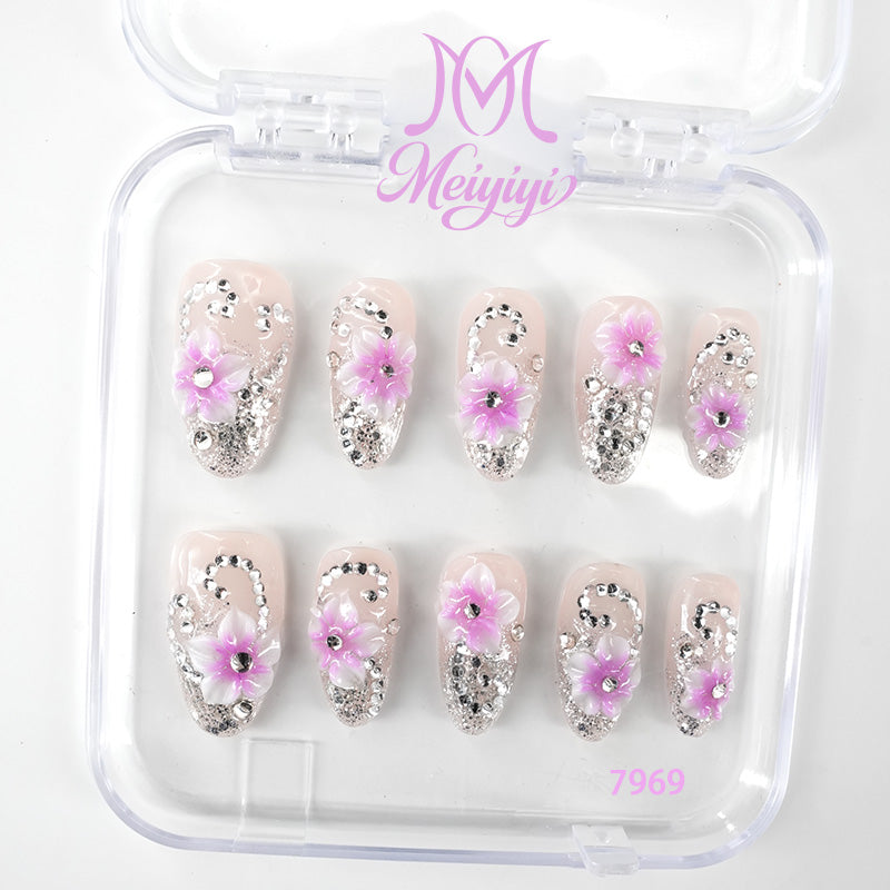 zb134..A variety of nails
