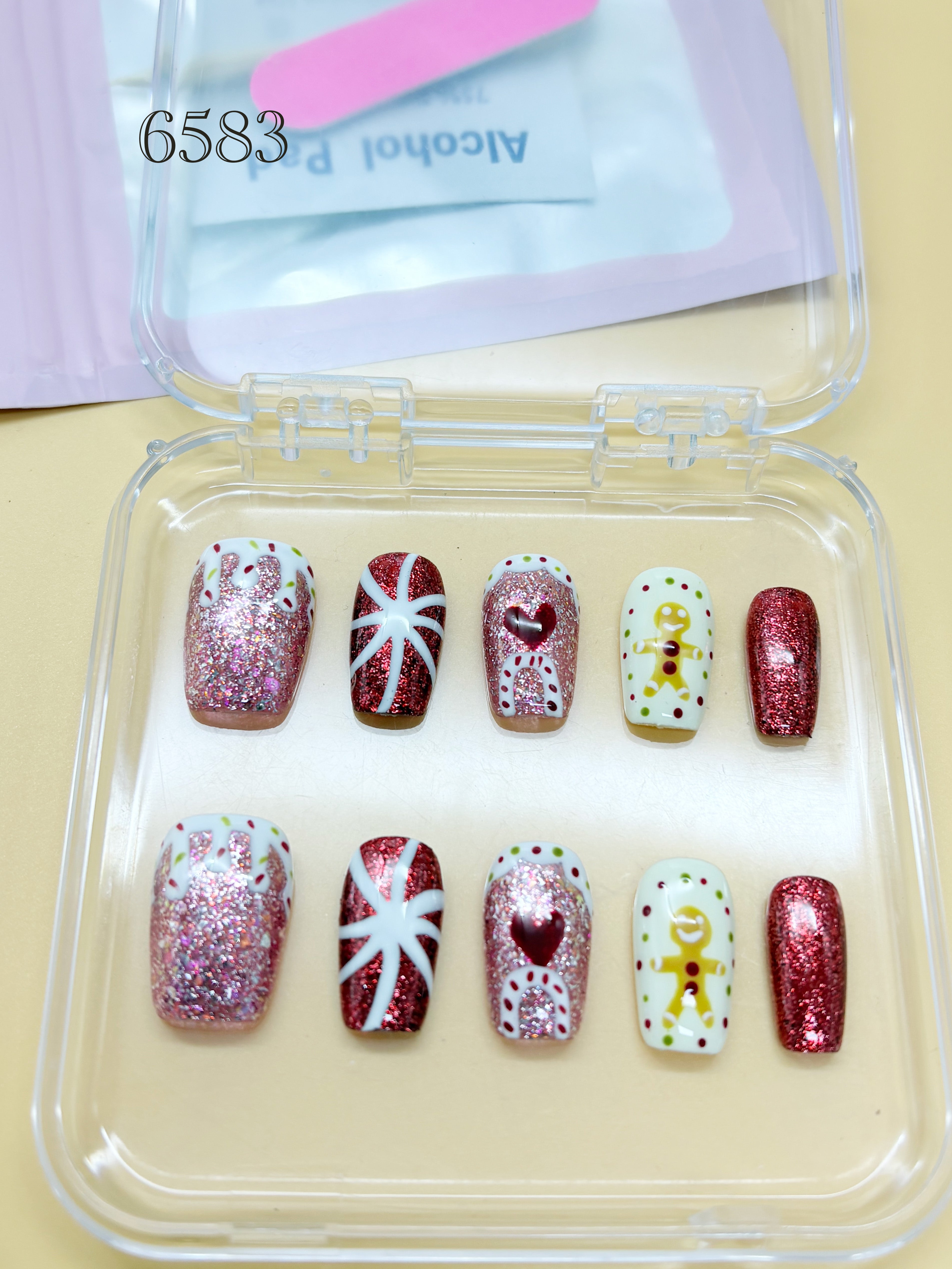 zb89..Christmas nails