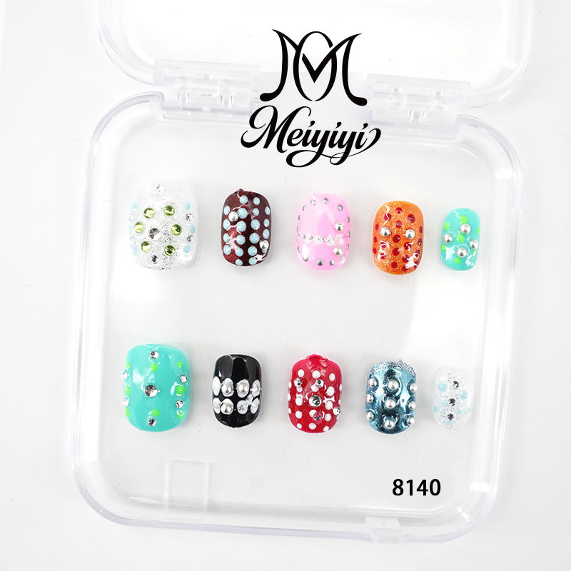 zb139..A collection of nails